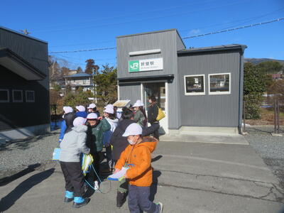 折壁駅の駅舎やホームなどを見学しました