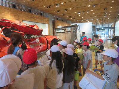 伝承館では展示物や当時の映像をみて被害の大きさを学びました